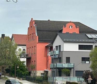 Naumburg Apartment | Schöne 3 Zimmer Wohnung mit großem Balkon bis 7 Personen
