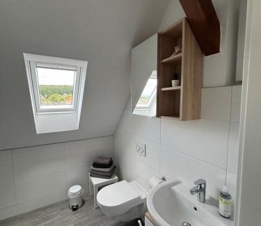 Nieste Apartment | Schöne DG Ferienwohnung