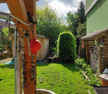 Großeutersdorf Apartment | Schöne gemütliche Ferienwohnung am Saaleradweg