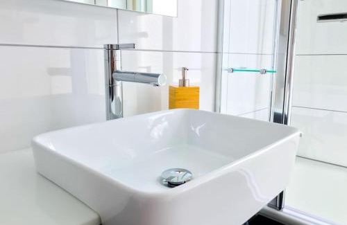 Mainz-Bingen Apartment | Schöne, neue Ferienwohnung am Rhein und mit Balkon