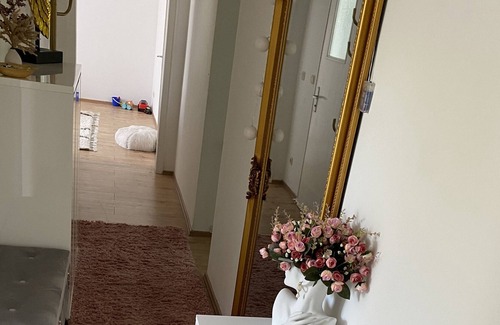 Eutritzsch Condo | Schöne Zentrale Wohnung mit Sonnigem Balkon