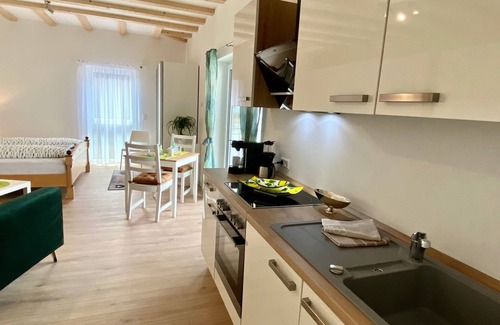 Engelsbrand Resort | Schönes helles Studio-Appartement mit großem Balkon