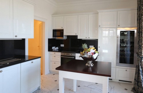 Schonbrunn Apartment | Schloß Schönbrunn Grand Suite