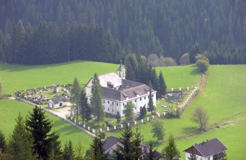 Zedlitzdorf Villa | Schloss Berg Klösterle