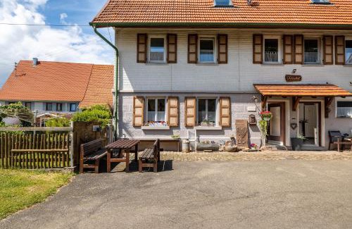 Rosenfeld House | Schlosshof Täbingen