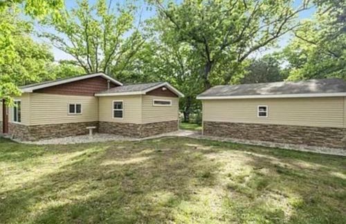 Mecosta House | School Section Cottage Lake Access