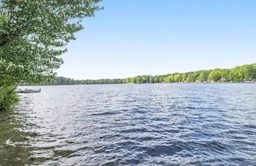 Mecosta House | School Section Cottage Lake Access