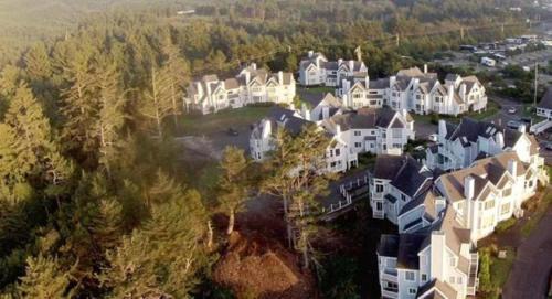 Agate Beach Resort | Schooner Landing