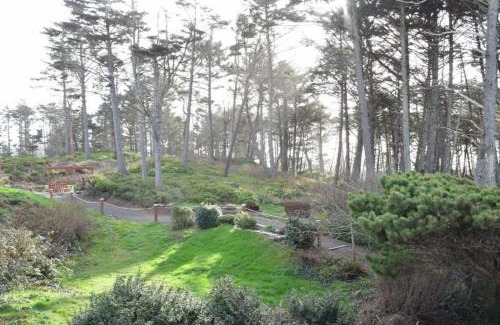 Agate Beach Resort | Schooner Landing