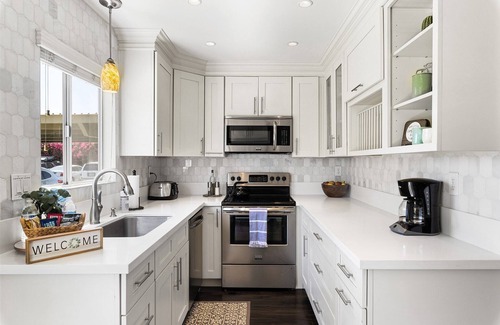 South Scottsdale House | Scott Place - Amazing location, heated pool, vibrant space awaits!