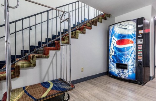 Tomball Hotel | Scottish Inn and Suites Tomball