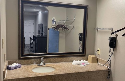 Alvin Hotel | Scottish Inns and Suites Alvin