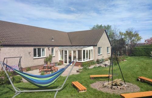 Cockburnspath Villa | Scottish sea view near beach