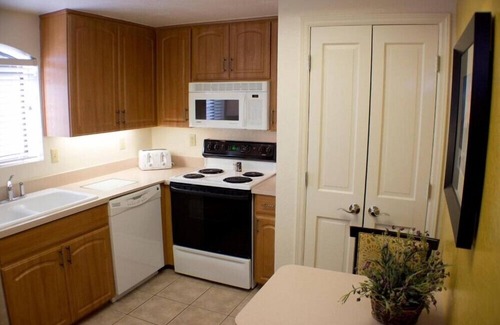 Arcadia Condo | Scottsdale Camelback Resort Inviting 2BR Condo with Jacuzzi
