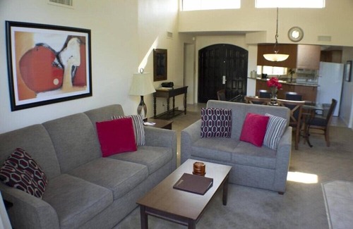Arcadia Condo | Scottsdale Cozy 2BR Condo with Outdoor Fireplace