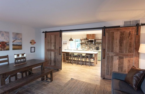 New Papago Parkway House | Scottsdale Farmhouse: 5 minutes from Old Town Scottsdale!