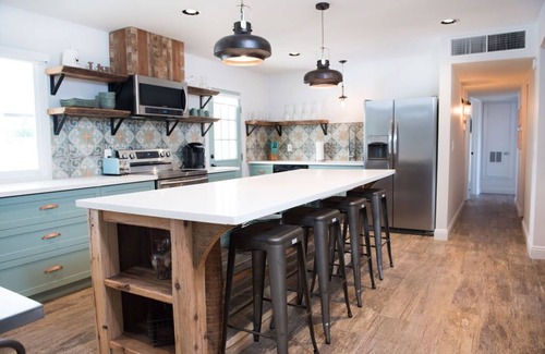 New Papago Parkway House | Scottsdale Farmhouse: 5 minutes from Old Town Scottsdale!