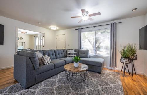 Chateau De Vie Four Apartment | Scottsdale Orange Blossom