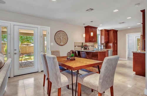 Scottsdale Country Acres House | Scottsdale Playhouse | Pool & Mini Golf in OldTown