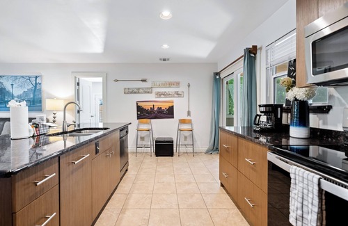 Greater South River City House | Screened-in Porch Walkable to Soco