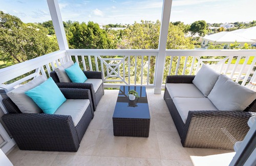 Palm Cay Apartment | Sea Biscuit- Beachfront Community with Pool and Restaurant