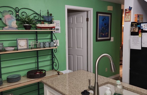 Truman Annex Cottage | Sea Breeze Cottage 2 Large Decks, pool, free parking/wifi in Truman Annex