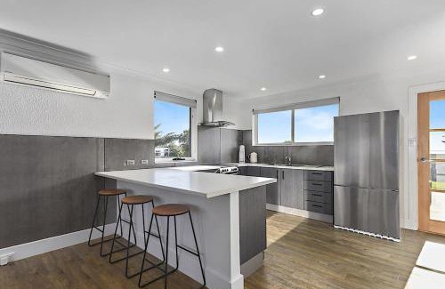 Bridport House | Sea Breeze Escape