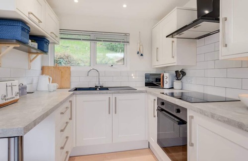 Mumbles Ski Chalet | Sea Breeze in the beautiful Swansea