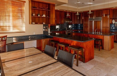 Kaneohe House | Sea Breeze Manor - Ocean Views from most rooms! AC