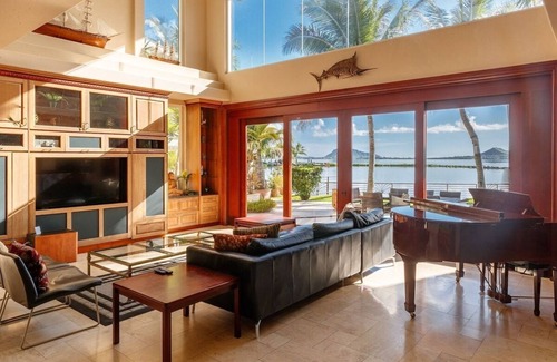 Kaneohe House | Sea Breeze Manor - Ocean Views from most rooms! AC