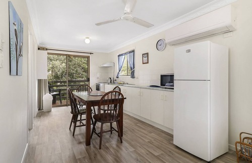 Emu Park House | Sea Breeze On Archer