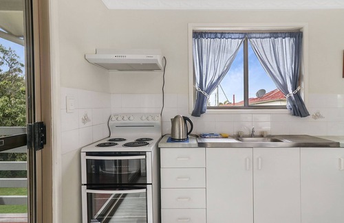 Emu Park House | Sea Breeze On Archer