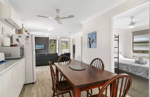 Emu Park House | Sea Breeze On Archer