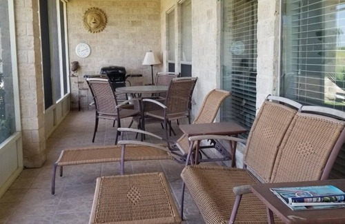 Laguna Vista Villa | Sea Breeze on the Pond- 16 GH