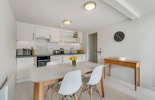 Millendreath Apartment | Sea Breeze Premier apartments are perfect for a getaway with friends.