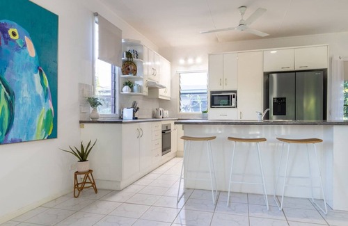 Rapid Creek House | Sea Breezes on the Foreshore | Massive Pool