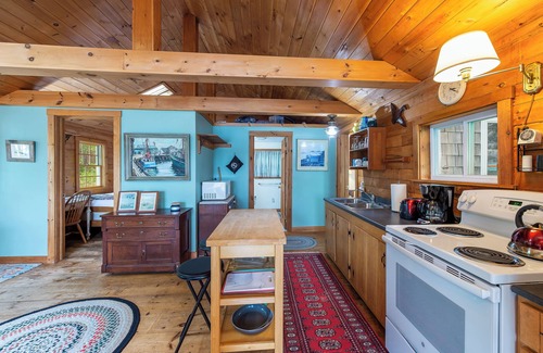 Brunswick Cottage | Sea Chaser Cottage - Perfect getaway for those drawn to the sea