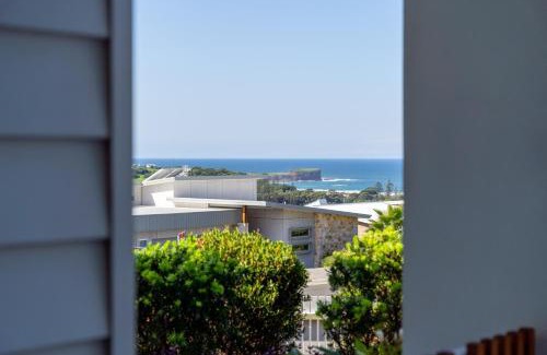 Kiama Apartment | Sea&Country Kiama-Stunning Views-Relaxing-Spacious-Deck-EVC-Travellers Award 2025