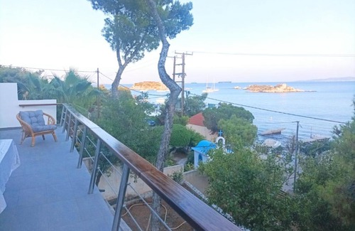 Salamis House | Sea Deck