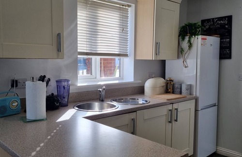 Port Talbot House | Sea Escape spacious contemporary townhouse 1 minute from a sandy beach