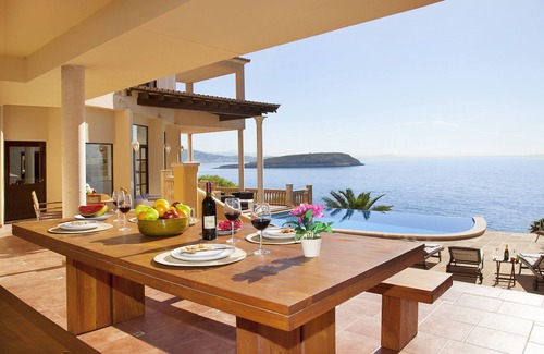 Calvia Villa | Sea Front, Beach 5 mins, Large Heated Jacuzzi , 2 WiFis, Games/Meeting Lounge