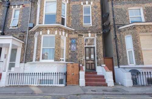 Broadstairs Apartment | Sea Front Walk