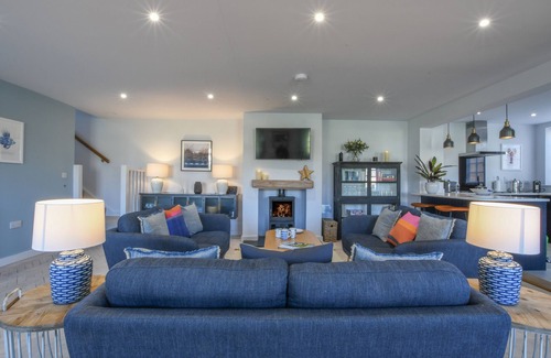 Walberswick Cottage | SEA GREEN COTTAGE, WALBERSWICK, pet friendly in Walberswick