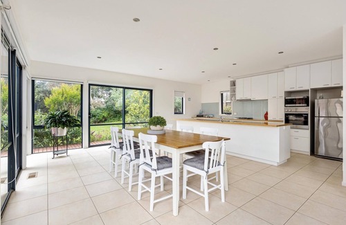 McCrae House | Sea Haven McCrae - 1 NIGHT FREE!* - Stunning coastal views, tranquil family retreat, close to beach