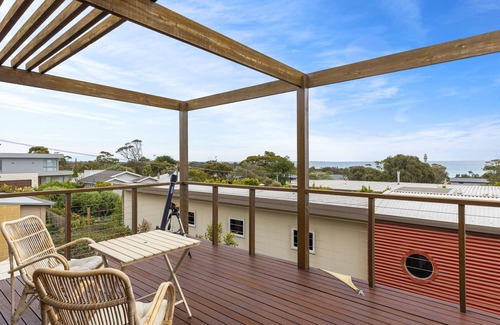 McCrae House | Sea Haven McCrae - 1 NIGHT FREE!* - Stunning coastal views, tranquil family retreat, close to beach