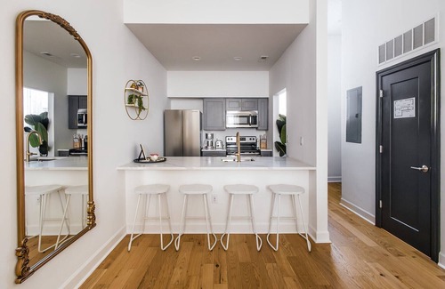 Charleston Historic District Apartment | Sea Island Suite at 360 King