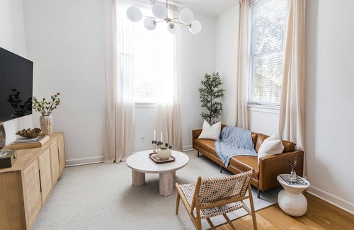 Charleston Historic District Apartment | Sea Island Suite at 360 King