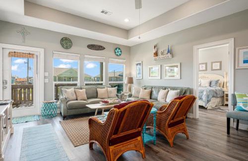 Crystal Beach House | Sea Leggs Cabin home