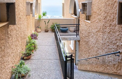 Haifa Apartment | Sea & Mountain View Apt in Upscale Area, Fast Wi-Fi, Minutes from Carmel Center