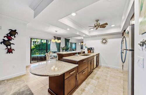 Boca Grande Condo | Sea Oats 121 - 2 bed/2 Bath - Beachview - Tennis Courts, Pool - Elevators
